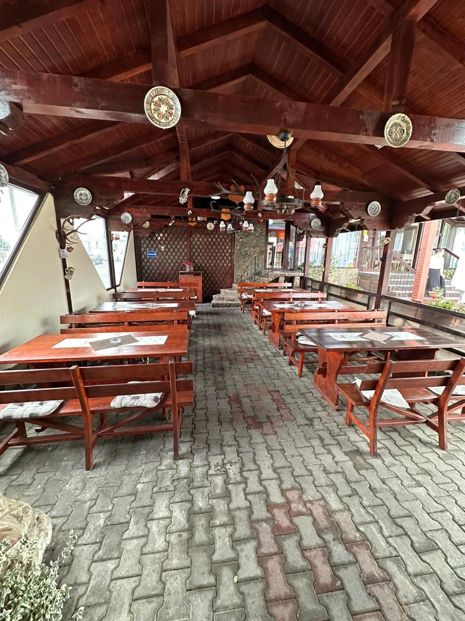 Restaurant Motel Dolorean Săcele Exterior photo